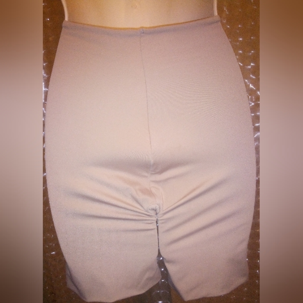 Assets Body Shaper Size L - Picture 2 of 5